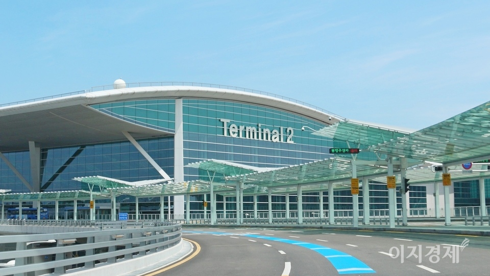 공공노련 박해철 위원장이 한국노총 소속 단위노동조합과 연대해 한국노총 산하 인천공항보안검색노조를 탄압하고 있다. 인천공항 제2 터미널.