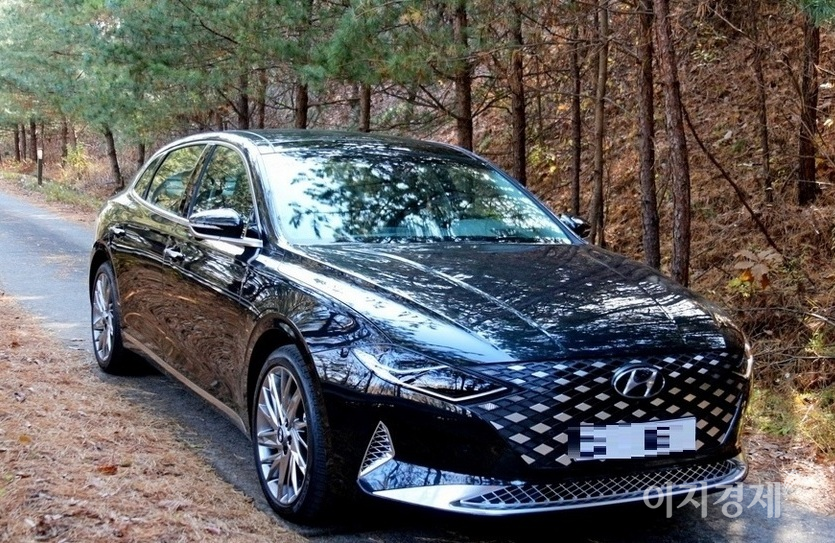 현대차 그랜저는 1월 국내 판매 1위에 오르면서, 5년 연속 내수 1위 차지에 시동을 걸었다. 사진=정수남 기자