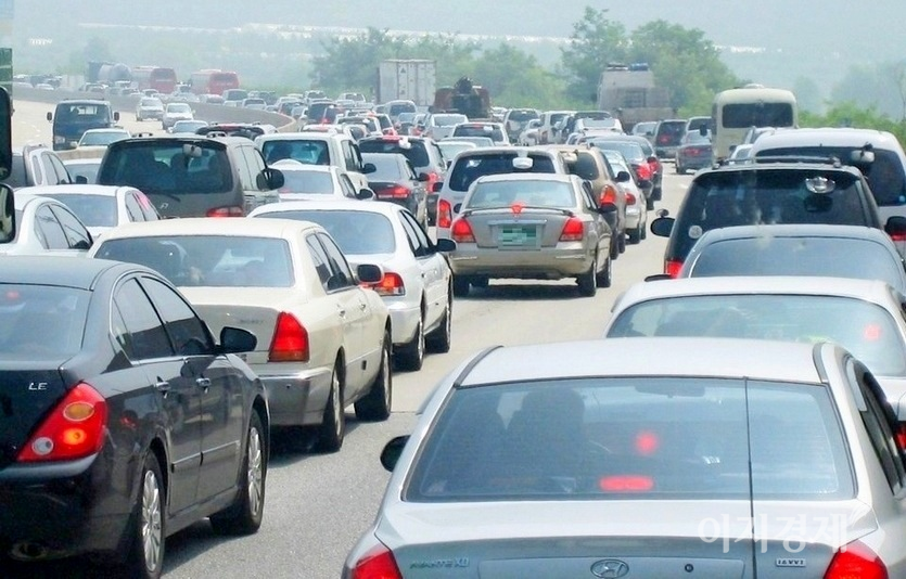 코로나19 정국 이전인 2019년 9월 중순 추석 귀경 행렬. 사진=이민섭 기자