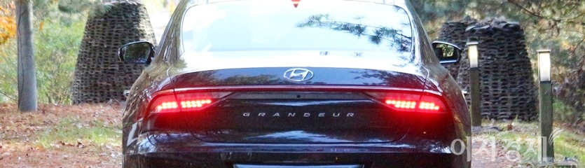 어니스트 씨프에 나오는 쏘나타는 그랜저의 뒷모습을 닯았다. 사진=문룡식 기자