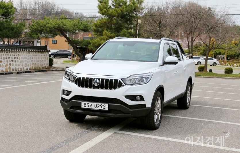 2011년부터 매년 쌍용차는 신차를 출시했지만, 제한적인 라입업 운용으로 판매는 꾸준히 줄었다. 쌍용차 렉스턴 스포츠 칸. 사진=정수남 기자