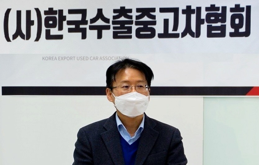 김필수 교수가 협회 발족식에서 모두 발언을 하고 있다. 사진=한국수출중고차협회