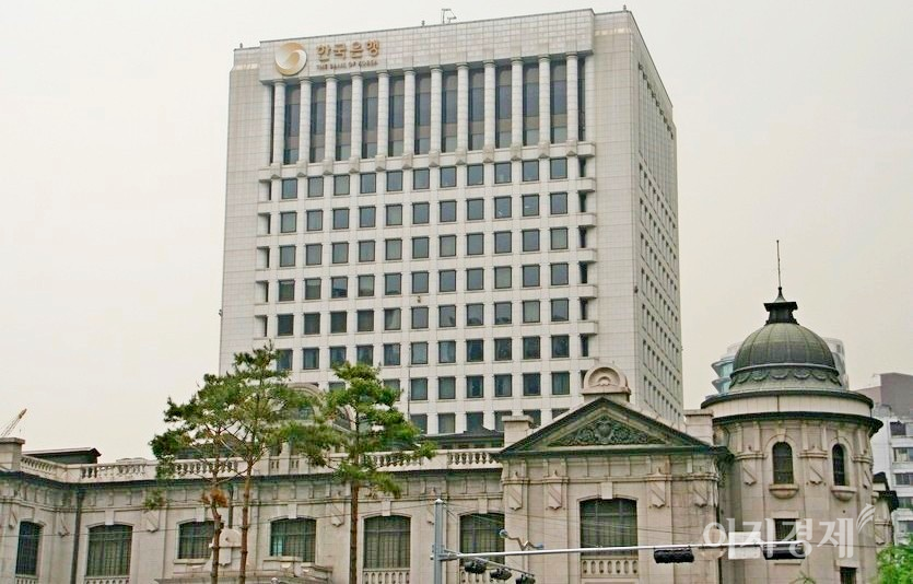 한국은행이 올해 상반기에 5조∼7조원 규모로 국고채를 단순매입 한다. 서울 중구 한은 본사. 사진=문룡식 기자