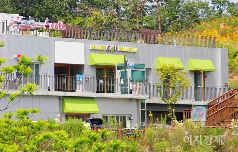 BGF리테일은 특수 지역에 위치한 편의점에서 지난해 발목이 잡혔다. 강원도 정선 스카이워크에 있는 CU. 사진=김보람 기자