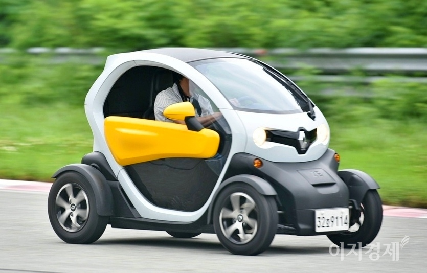 마이너 3사 중에서는 르노삼성이 소형 전기차 트위지의 활약으로 내수와 수출이 모두 늘었다. 사진=정수남 기자