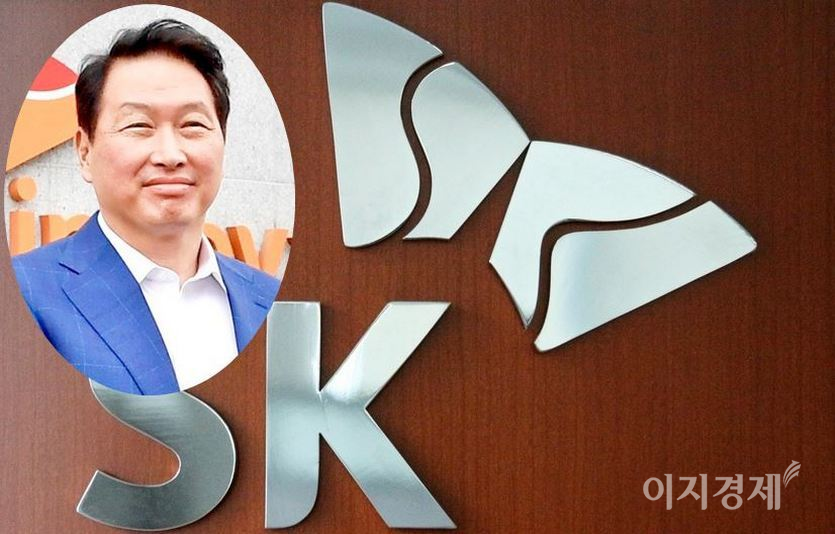 최태원 SK그룹 회장은 지난해 코로나19라는 위기의 순간에서도 주요 계열사의 호실적을 견인하는 탁월한 리더십을 발휘했다. 사진=문룡식 기자