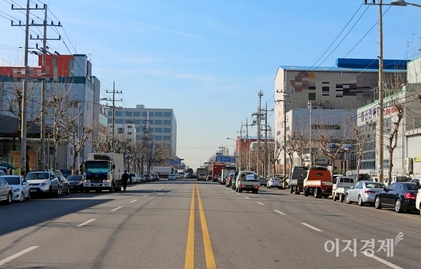 지난달 인천이 수도권 오피스텔 가운데 가장 높은 수익률을 기록했다. 인천 남동공단 앵고개로 사거리 모습. 사진=이민섭 기자