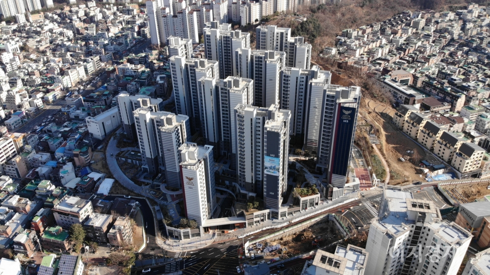 롯데건설이 서울시 동작구 상도동 159-250번지 일원에 시공한 상도역 롯데캐슬. 사진=롯데건설