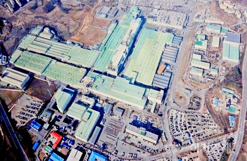 쌍용차는 평택공장 외 165개 필지에 대한 자산재평가를 실시했으며, 투자자 유치와 재무구조 개선을 통해 상장 폐지 우려를 해소한다. 쌍용차 평택 공장 전경. 사진 =정수남 기자