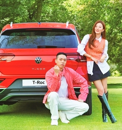 폭스바겐부문은 SUV 신형 티록의 홍보대사로 (왼쪽부터)랩퍼 비와이와 레드벨벳 슬기를 선정했다. 사진=폭스바겐부문