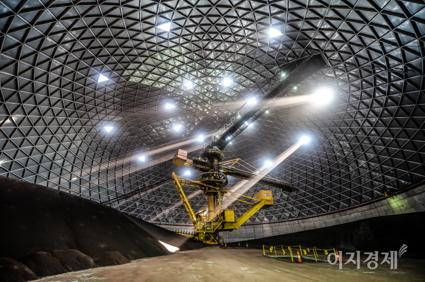 현대제철 당진제철소 원료저장시설 내부 전경. 사진=현대제철