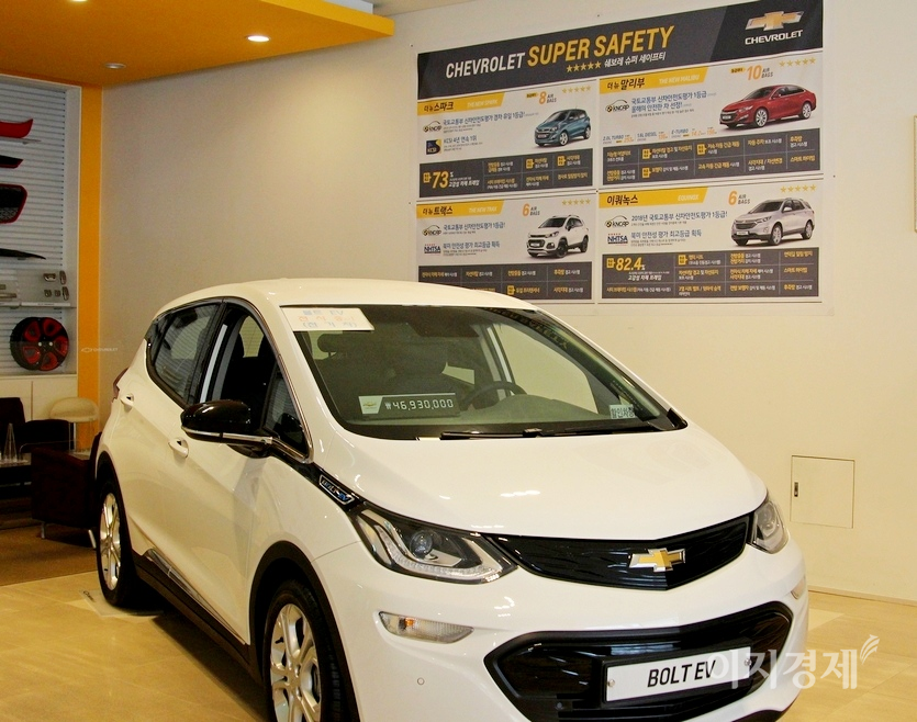 한국GM 쉐보레는 이달 무이자 할부와  콤보할부 등을 운영한다. 전기차 볼트 구매 고객은 최대 380만원을 받는다. 사진= 정수남 기자