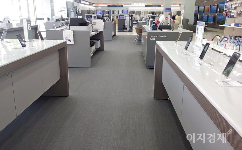 삼성전자는 최근 주방가전 중심의 비스포크 제품군을 거실과 침실, 세탁실 등으로 확대하는 ‘비스포크 홈’ 콘셉트를 공개했다. 삼성전자의 모든 가전을 볼 수 있는 디지털 플라자 모습. 사진=이민섭 기자