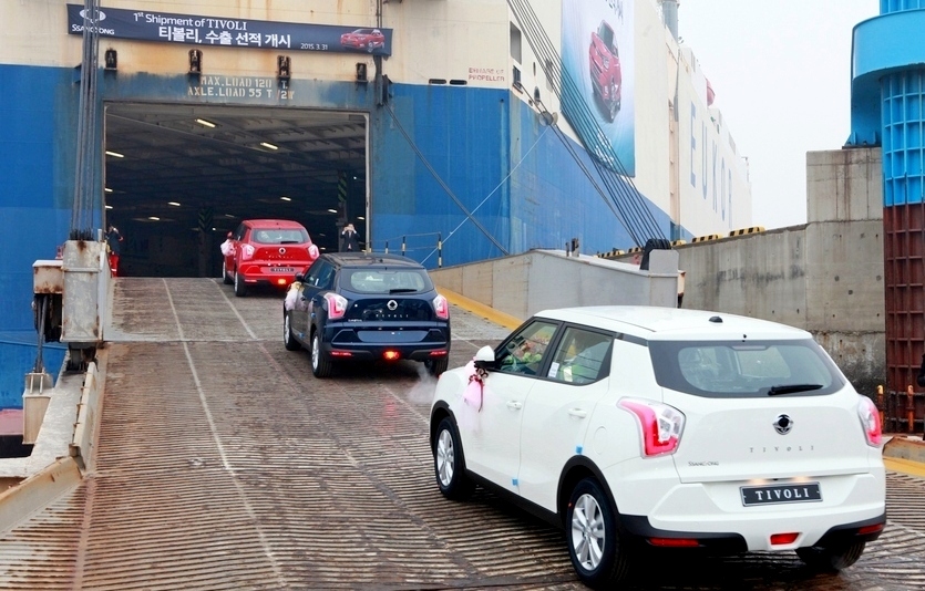 쌍용차는 회사 정상화를 위해 상품성 개선 모델을 지속적으로 선보이고, 전기차 출시에도 주력한다. 티볼리 선적 장면. 사진=쌍용차