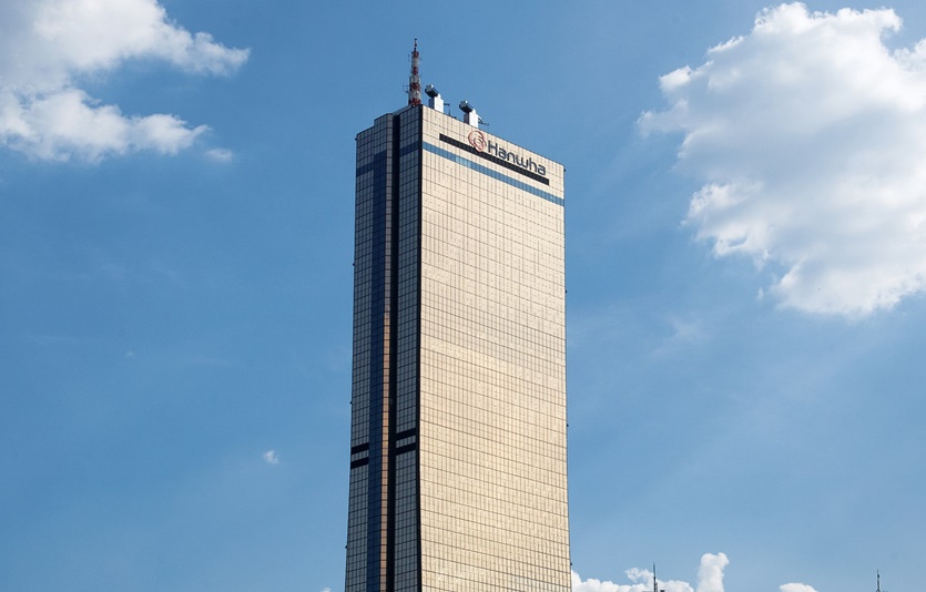 한화생명은 1분기 연결 기준 당기순이익이 3364억원으로 지난해 1분기보다 300.7% 증가했다고 13일 공시했다. 서울 영등포구 한화생명 사옥. 사진=한화생명