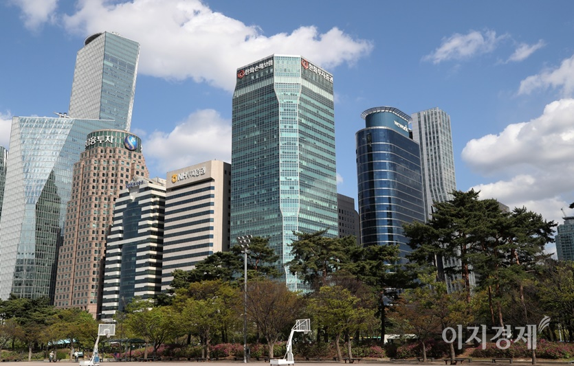 13일 코스피가 전 거래일(3161.66)보다 39.55포인트(1.25%) 내린 3122.11에 장을 마감했다. 서울 영등포구 여의도 증권가. 사진=문병희 기자