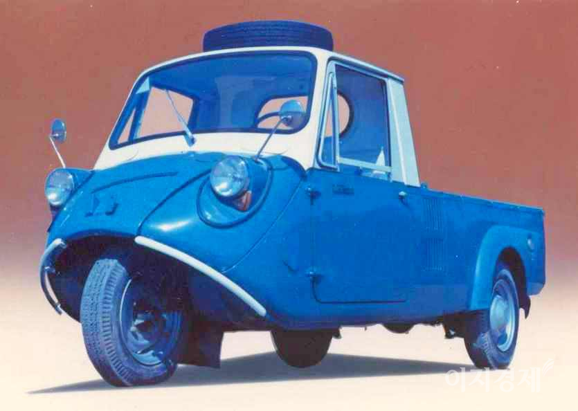 1960년대와 1970년대 국내 도로를 달린 기아 삼륜차 T360. 사진=정수남 기자