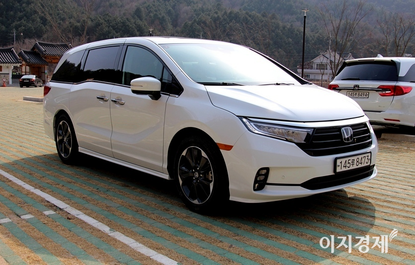 이지홍 대표는 신형 오딧세이 등 이들 ‘3톱’을 통해 올해 내수를 회복한다는 복안이다. 사진=정수남 기자