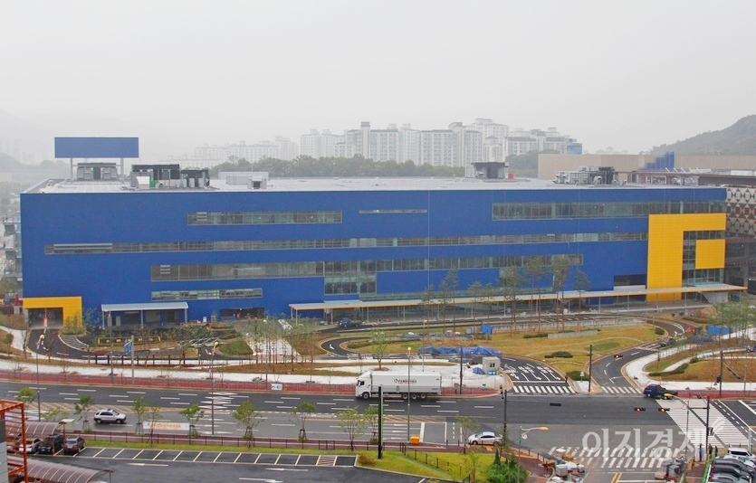 세계 가구 업계 1위인 스웨덴 이케아가 한국 진출 6년 만인 지난해 국내 가구 업계 3위에 올랐다. 이케아 광명점. 사진=김보람 기자