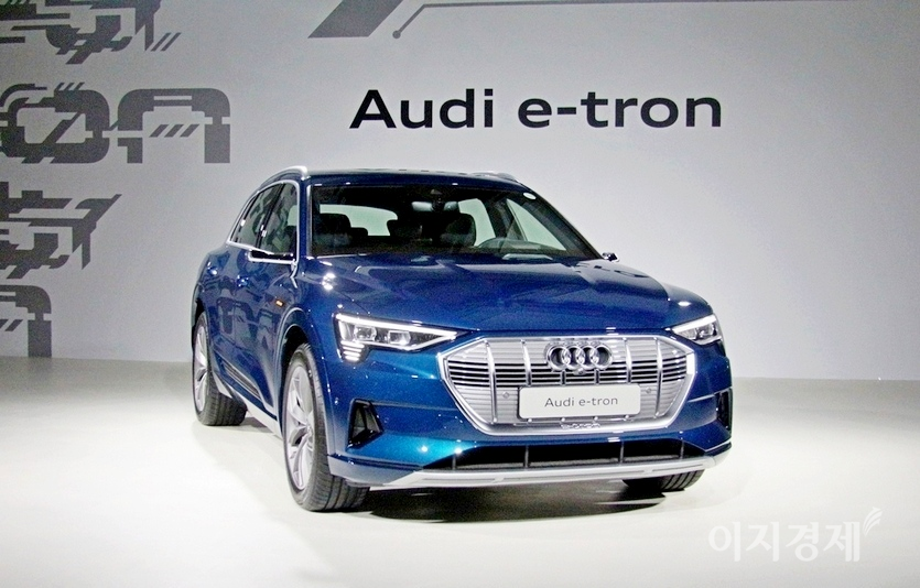 지난달 아우디는 229대 판매로 전년 동월(2178대)보다 89.5% 판매가 급감했다. 아우디 전기차 이트론. 사진=정수남 기자이로써 아우디는 업계 순위도 14위로 추락했다.