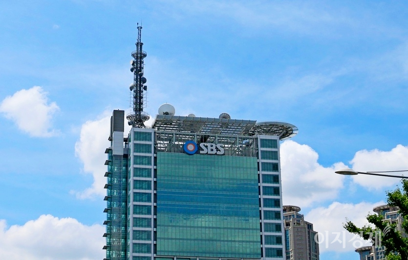 SBS는 9일 오전 9시 52분 현재 전 거래일보다 2800원(6.02%) 상승한 4만9300원에 거래되고 있다. 서울 목동 SBS. 사진=양지훈 기자