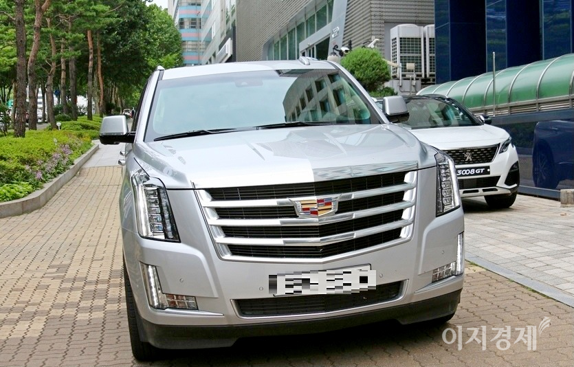 2014년 선보인 4세대 에스컬레이드. 사진=정수남 기자