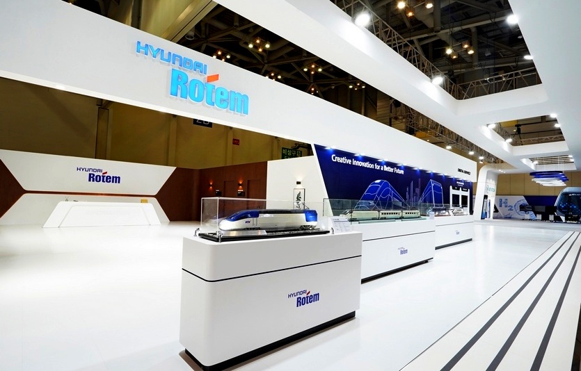 부산 벡스코에서 19일까지 열리는 부산국제철도기술산업전의 현대로템 전시관. 사진=현대로템