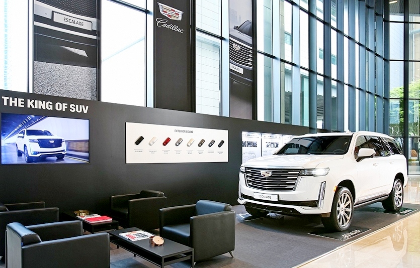 파르나스 호텔에 전시된 신형 에스컬레이드. 사진=캐딜락