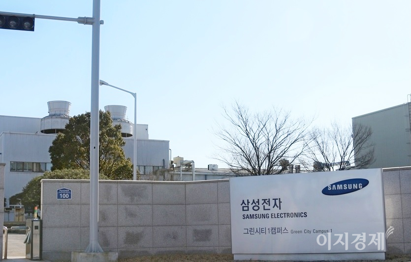 삼성전자가 7월부터 임직원에게 코로나19 백신을 자체 접종한다. 삼성전자 광주사업장. 사진=정수남 기자
