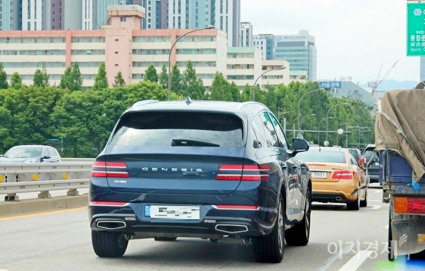 발신제한의 주인공 성규는 극중 내내 제네시스 GV80을 타면서 제네시스가 큰 홍보 효과를 낸다. 사진=정수남 기자