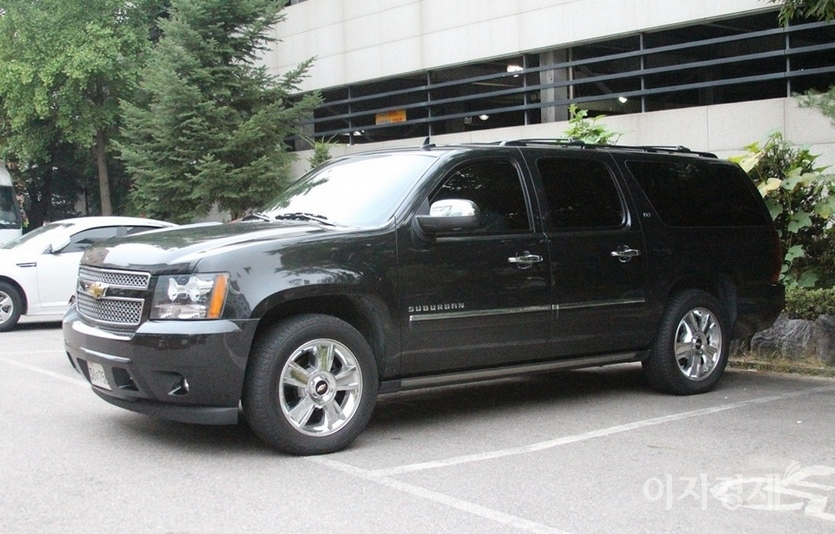 발신제한에서 폭발물처리반 반 팀장은 쉐보레 서버밴을 타고 등장한다. 사진=정수남 기자