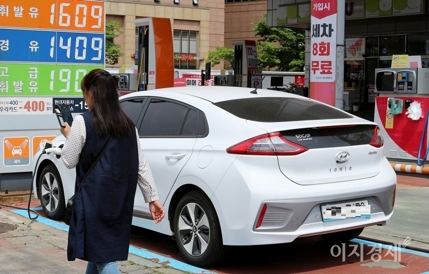 충전소도 주유소처럼 가격 공시제가 적용돼야 한다. 사진= 정수남 기자