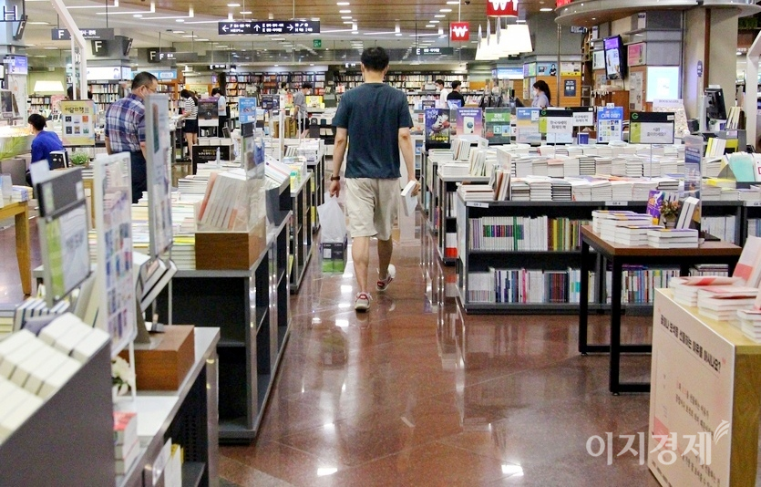서울 강남 교보문고도 개점 휴업 상태다. 사진=정수남 기자