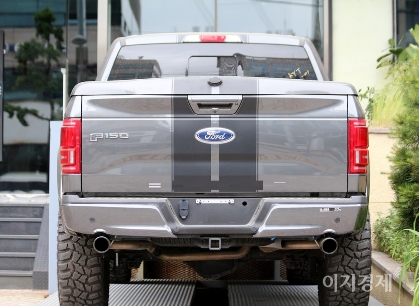 아이스로드에서는 포드의 픽업트럭 F시리즈가 자주 등장한다. 포드 F150. 사진=정수남 기자