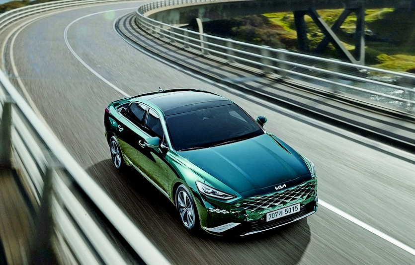 출시 3개월 만인 지난달 현대차 그랜저를 제치고 내수 1위에 오른 기아차 K8. 사진=기아차