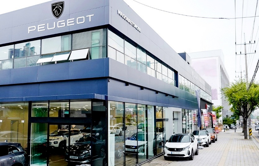 확장 이전한 푸조 수원전시장. 사진=한불모터스