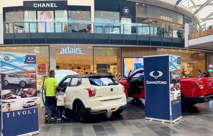 호주 멜버른에 있는 대형쇼핑몰 하이포인트에 자리한 쌍용차 전시장. 사진=쌍용차