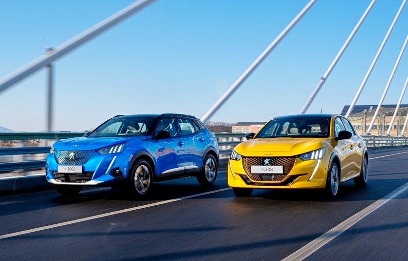 (왼쪽부터)푸조 e-208, e-2008 SUV. 사진=한불모터스