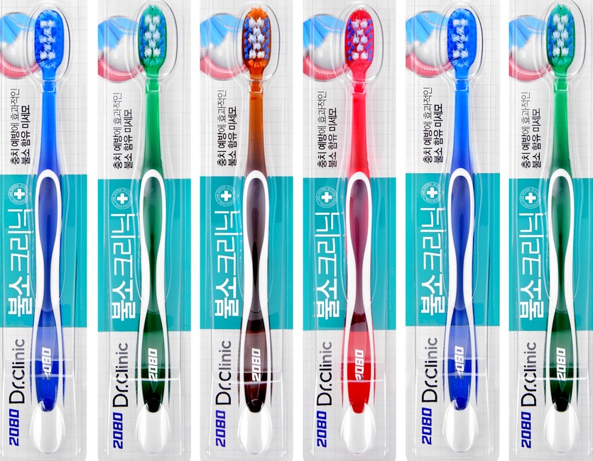 애경산업의 구강건강 관리브랜드 ‘2080’은 다양한 구강 고민에 따라 맞춤 솔루션을 제공하는 ‘닥터크리닉 칫솔’ 2종을 출시했다. 사진=애경산업