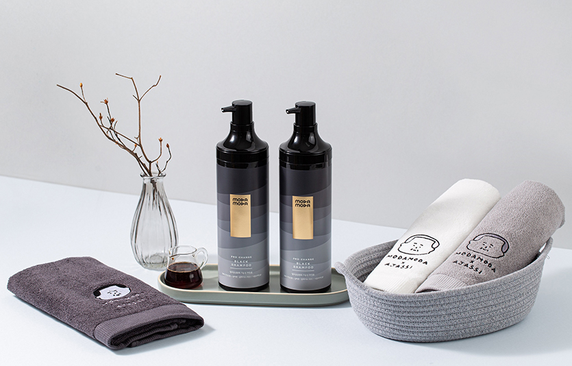 바이오 코스메틱 기업 모다모다가 추석을 앞두고 캐릭터 브랜드 ‘아자씨’와 협업한 스페셜 상품을 카카오메이커스를 통해 선보인다. 사진=모다모다