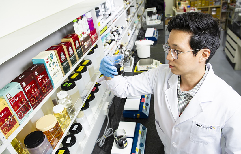 KGC인삼공사가 안전성검사 항목을 139가지 늘리며 품질관리 시스템을 강화했다. 사진=KGC인삼공사