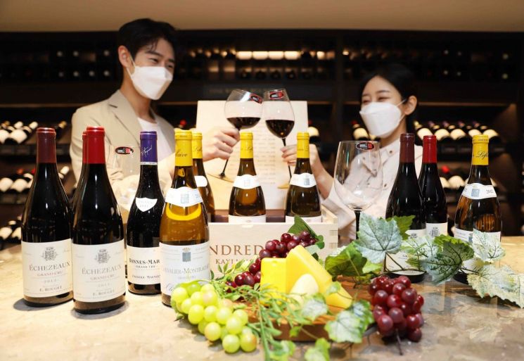 신세계백화점은 지난달 13일부터 이달 6일까지 ‘미식’에 초점을 맞춘 추석 선물 세트로 매출을 확대했다. 사진=신세계백화점