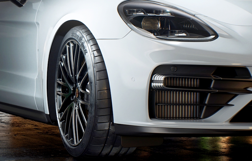 포르쉐 파나메라가 한국타이어의 초고성능 타이어 ‘벤투스 S1 에보 Z’를 탑재했다. 사진=한국타이어