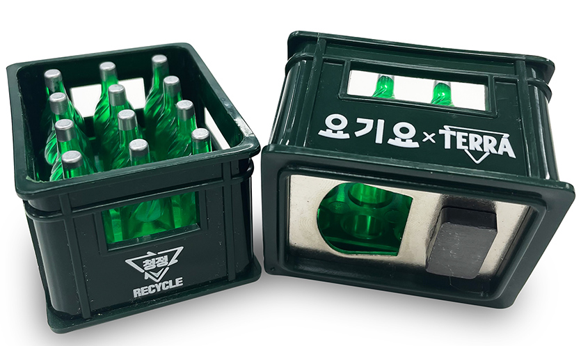 하이트진로는 필(必)환경 시대에 올바른 자원순환 문화의 확산을 위해 진행한 ‘청정리사이클’ 캠페인을 성공적으로 마무리했다. 사진은 재생원료로 만든 재활용 상품. 사진=하이트진로