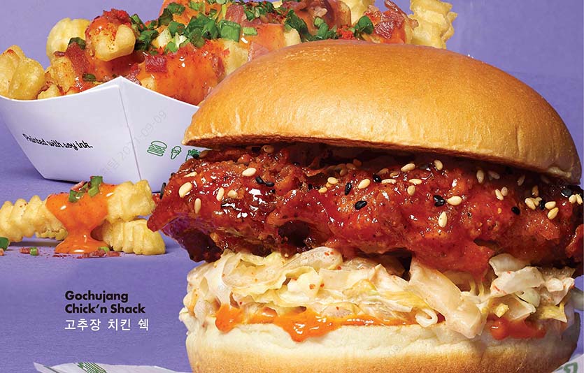 SPC그룹이 운영하는 ‘쉐이크쉑’은 지난해 한정 판매해 인기를 끌었던 고추장 치킨 쉑과 프라이를 재출시한다. 사진=SPC그룹