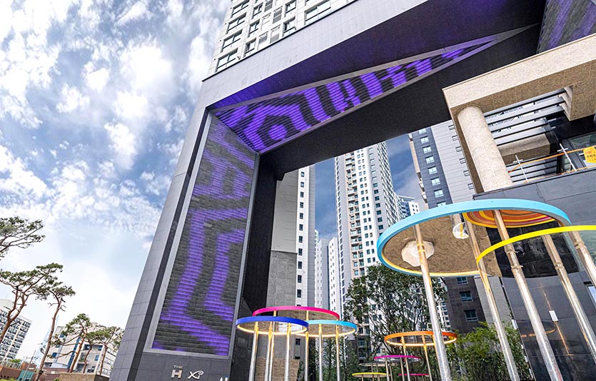 현대리바트가 국내 예술가들을 대상으로 ‘H 퍼블릭 아트 어워드’ 공모전을 개최한다. 사진=현대리바트