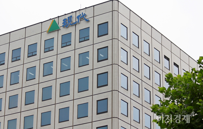 현대그룹은 현대엘리베이터를 주력으로 한다. 현대그룹 서울 종로 사옥. 사진=정수남 기자