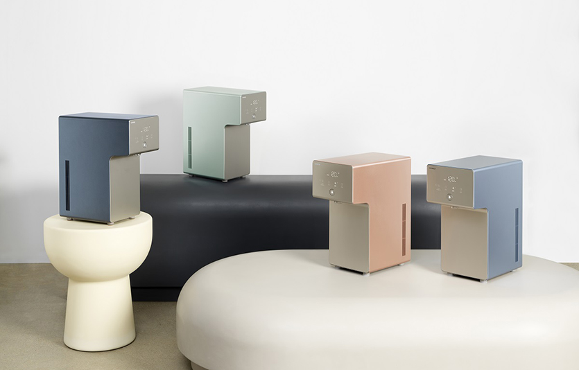 코웨이는 MZ세대에게 어필하기 위한 혁신 제품도 속속 선보이고 있다. NZ세대를 타깃으로 출시한 새로운 컬러의 아이콘 정수기. 사진=코웨이