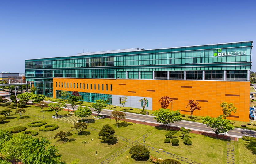 셀트리온이 최근 결장직장암 치료제 ‘아바스틴’ 바이오시밀러 ‘CT-P16’의 식품의약품안전처 및 미국 FDA 허가 신청을 완료했다. 셀트리온 제2공장 전경. 사진=셀트리온