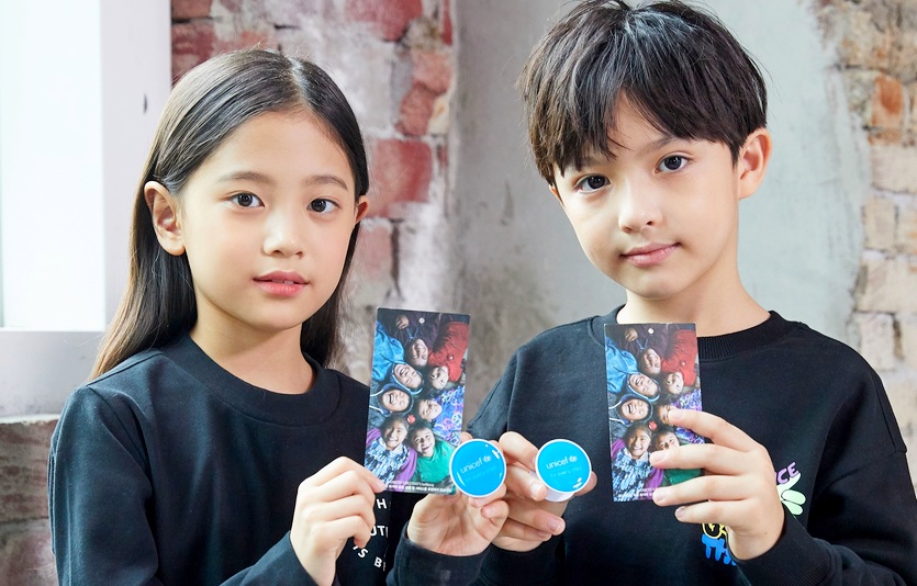 고객이 데이즈틔 행사상품을 구매하면 옷 한벌당 1000원이 유니세프에 기부된다. 사진=이마트